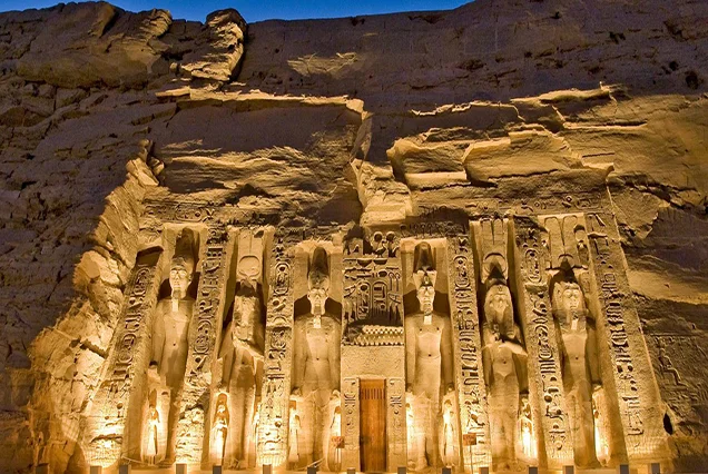 Ausflug von Hurghada nach Abu Simbel & Assuan – Zwei Tage