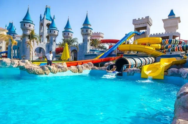Warum ein Kinderhotel mit Rutschen in &Auml;gypten die perfekte Wahl f&uuml;r Familien ist